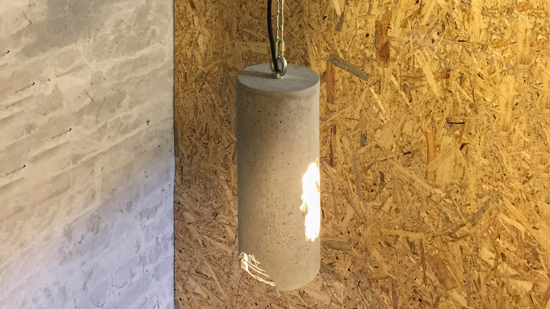 Подвесной светильник из бетона «Breach»