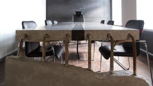 LOFTBETON_стол из бетона с арматурой и вставкой из мореного дуба